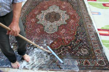 how to clean area rugs
